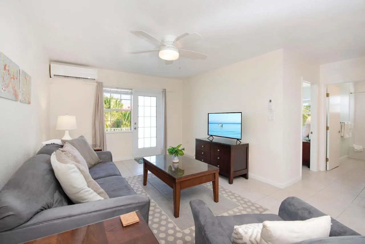 Feriehus Snug Harbour View Condo #7 George Town