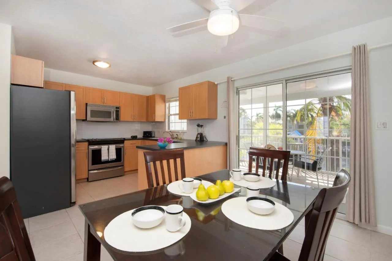 Snug Harbour View Condo #7 George Town Cayman-øerne